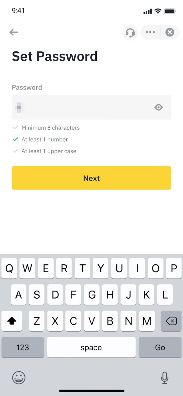 币安 App「Set Password」页面截图：Password 输入框（内容已打码），下方三条校验提示 Minimum 8 characters、At least 1 number、At least 1 upper case，黄色 Next 按钮，底部是键盘